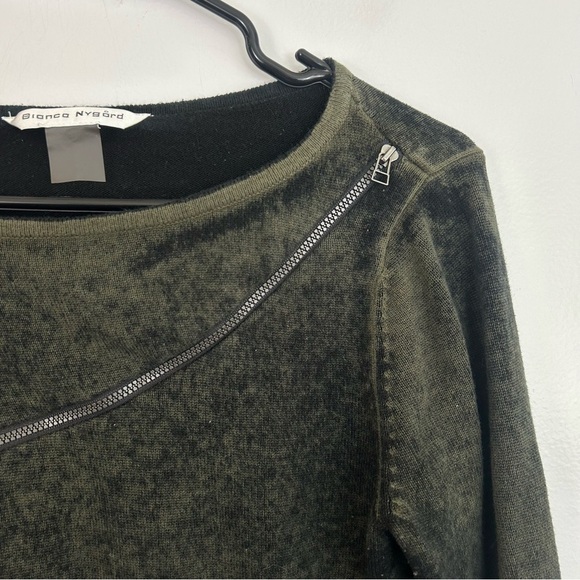 Bianca Nygard Olive Green & Black Asymmetrical Zipper Pullover Sweater Medium - Picture 4 of 10